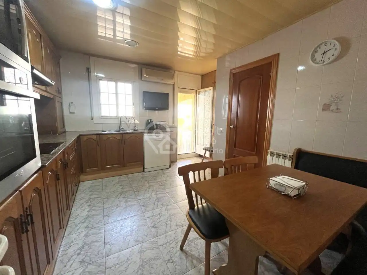 Cuina de Casa adosada en venda en Palau-solità i Plegamans amb Aire condicionat, Calefacció i Jardí privat