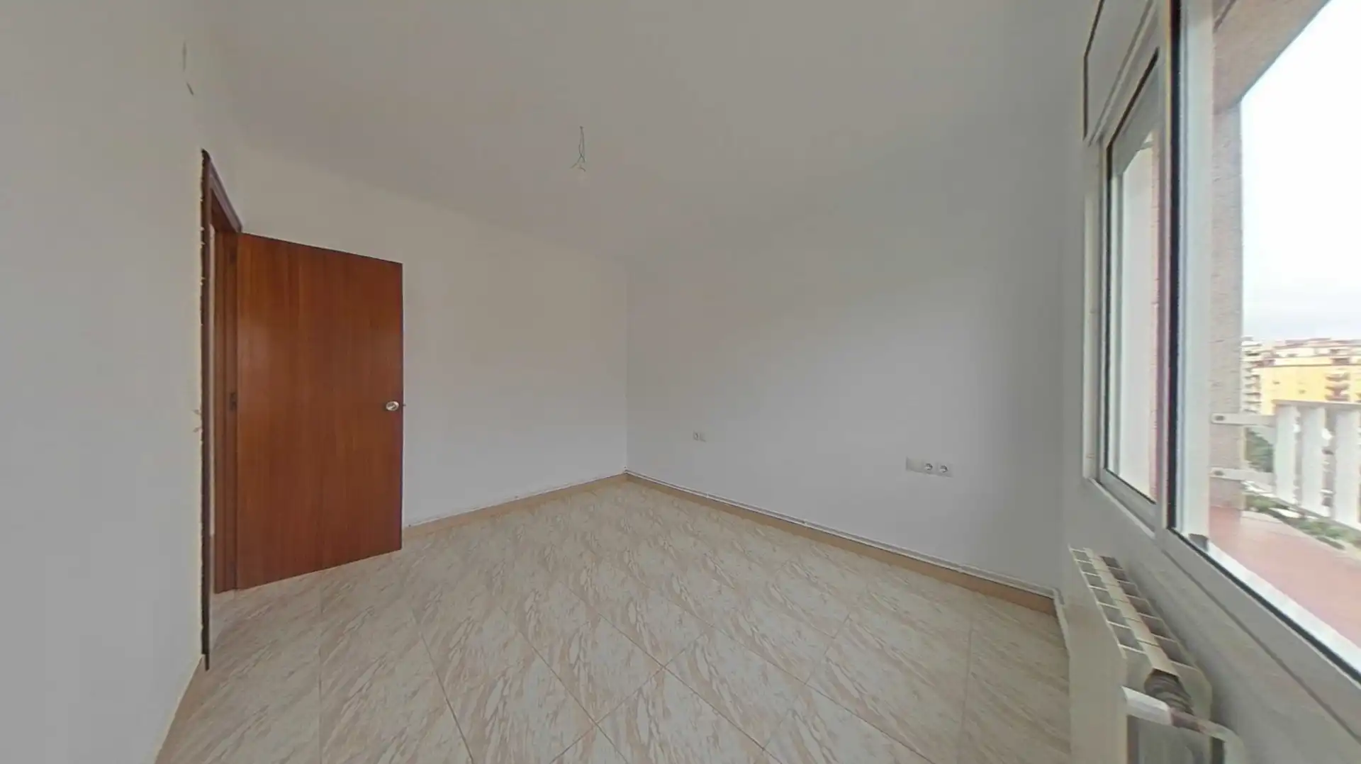Habitación de Piso en venta en L'Hospitalet de Llobregat con Calefacción
