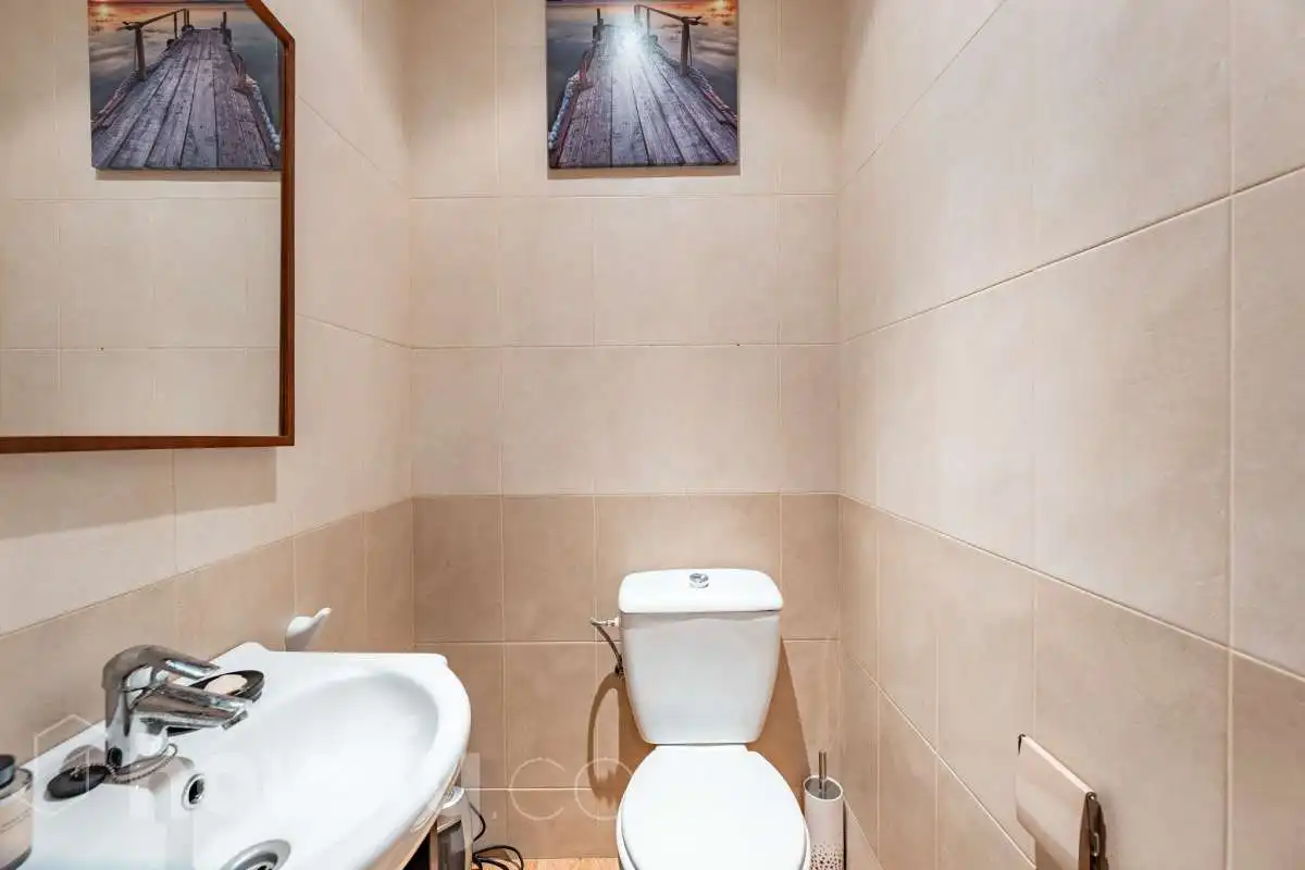 Baño de Planta baja en venta en Barcelona