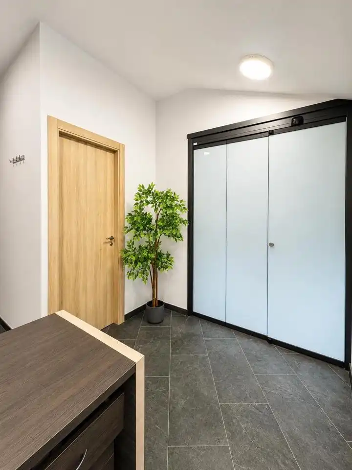 Office for rent in Segovia  with Air Conditioner