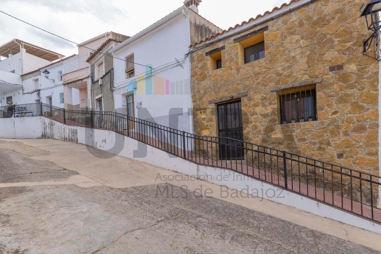 Vista exterior de Casa o xalet en venda en La Codosera amb Aire condicionat