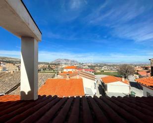 Vista exterior de Dúplex en venda en Baza amb Calefacció i Terrassa