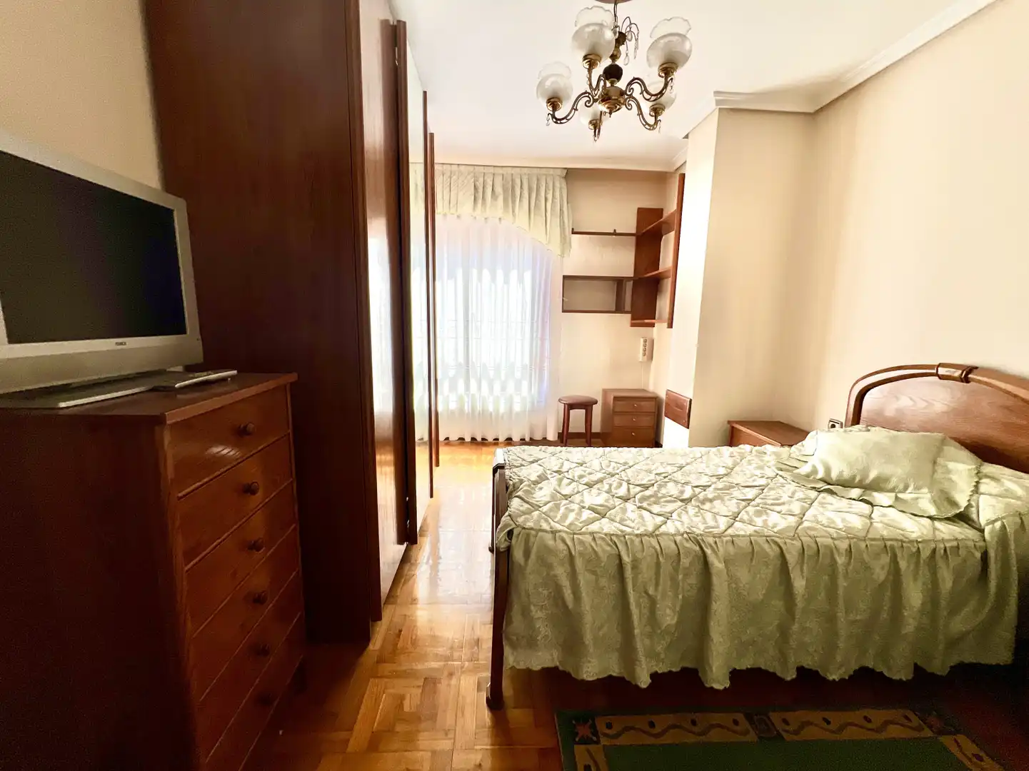 Habitación de Piso en venta en Cabezón de la Sal con Calefacción, Parquet y Amueblado