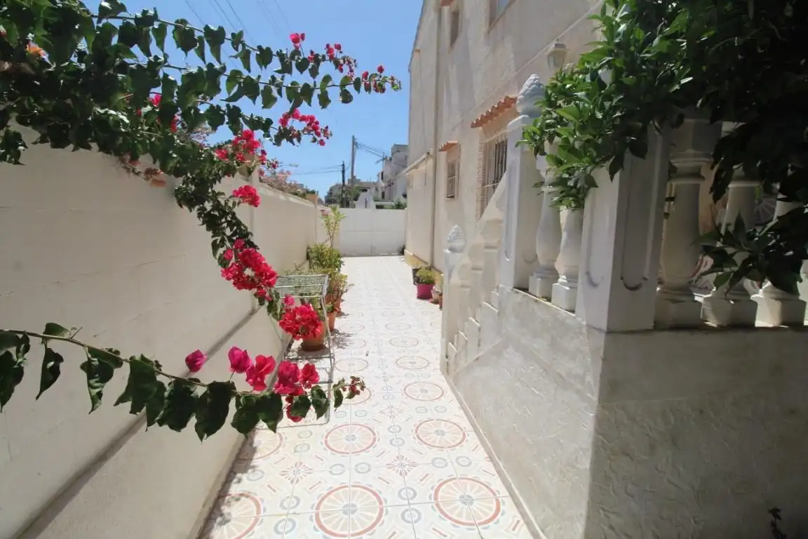 Casa adosada en venta en Torrevieja con Aire acondicionado, Jardín privado y Terraza