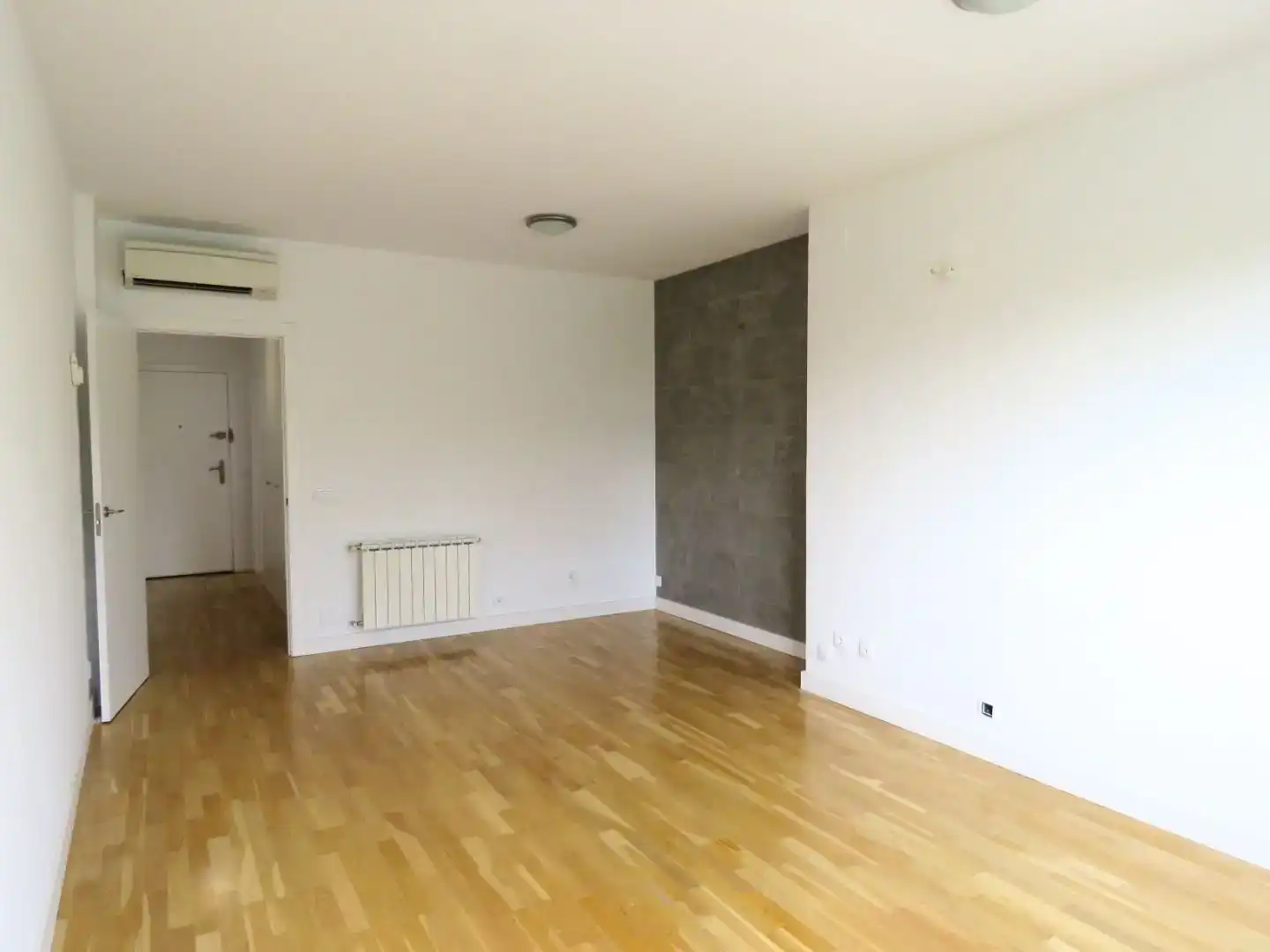 Sala de estar de Piso en venta en  Madrid Capital con Aire acondicionado