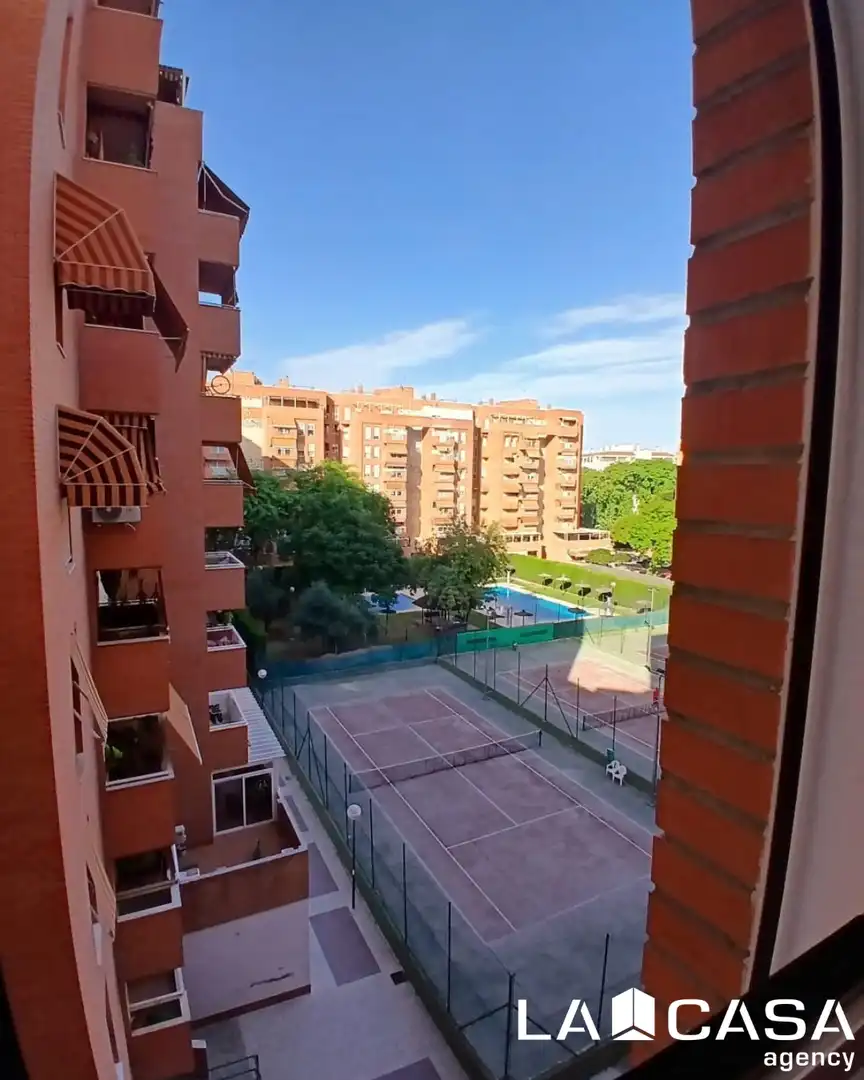 Appartamento con piscina in vendita a Calle Cueva de Menga, imagen 40