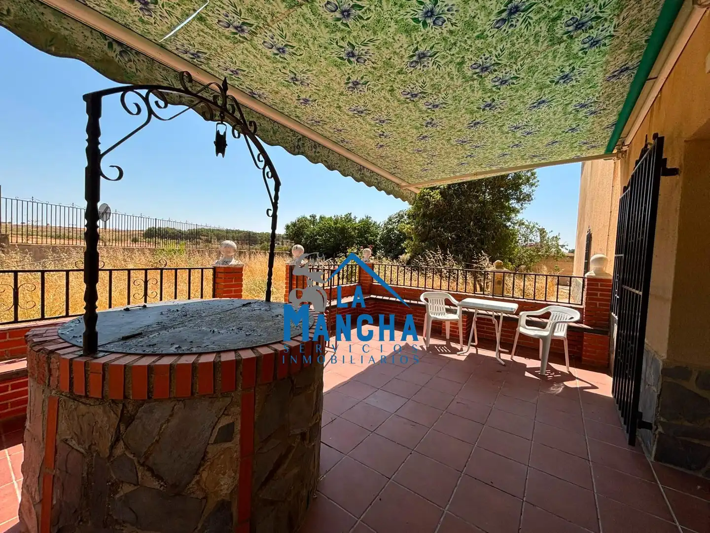 Jardín de Casa o chalet en venta en Hoya-Gonzalo con Calefacción, Jardín privado y Amueblado