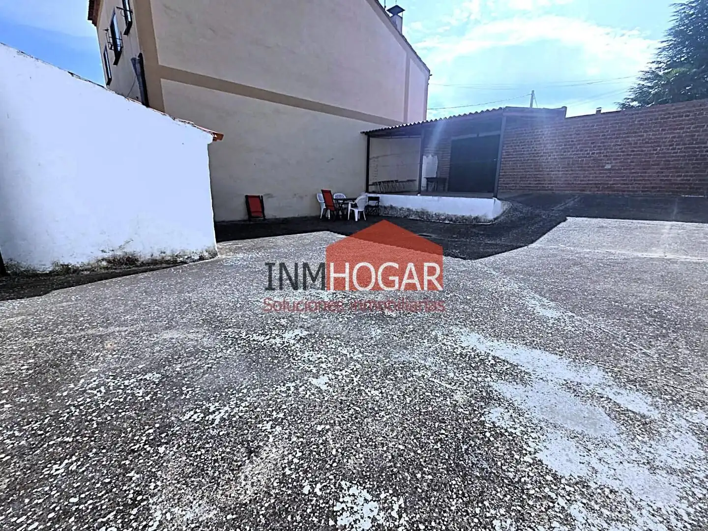 Vista exterior de Casa o chalet en venta en Madrigal de las Altas Torres con Amueblado