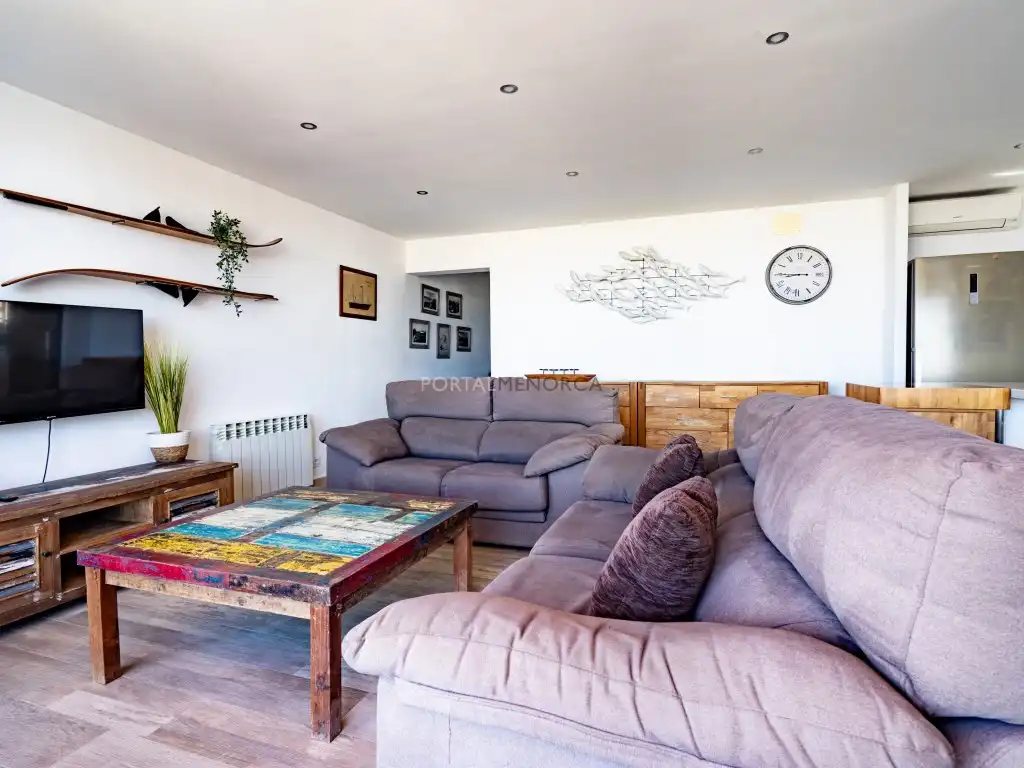 Wohnzimmer von Wohnung zum Verkauf in Es Castell mit Klimaanlage