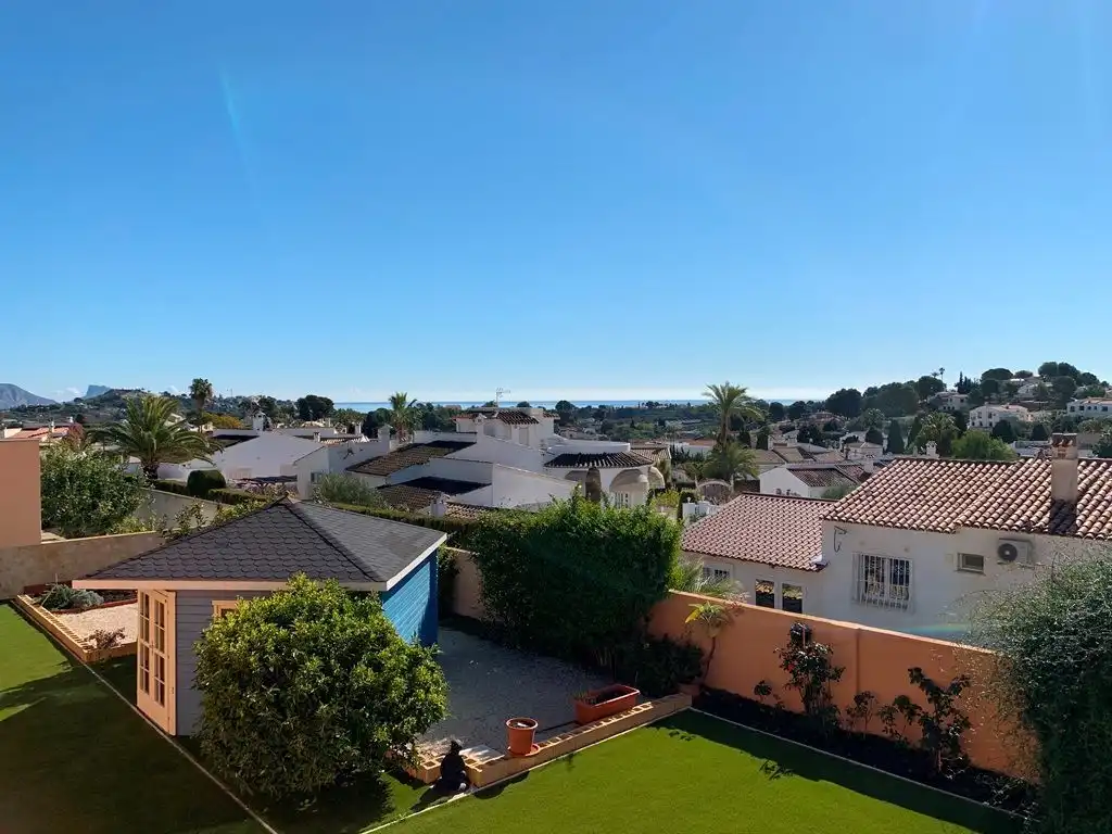 Exterior view of Houses for sale in L'Alfàs del Pi  with Air Conditioner, Heating and Private garden