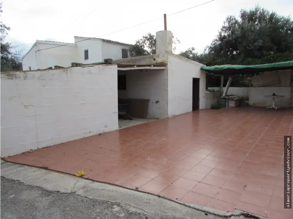 Casa rústica en venta en Los Gallardos