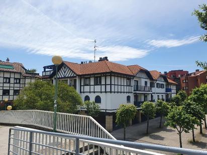 Vista exterior de Pis de lloguer en Getxo  amb Balcó