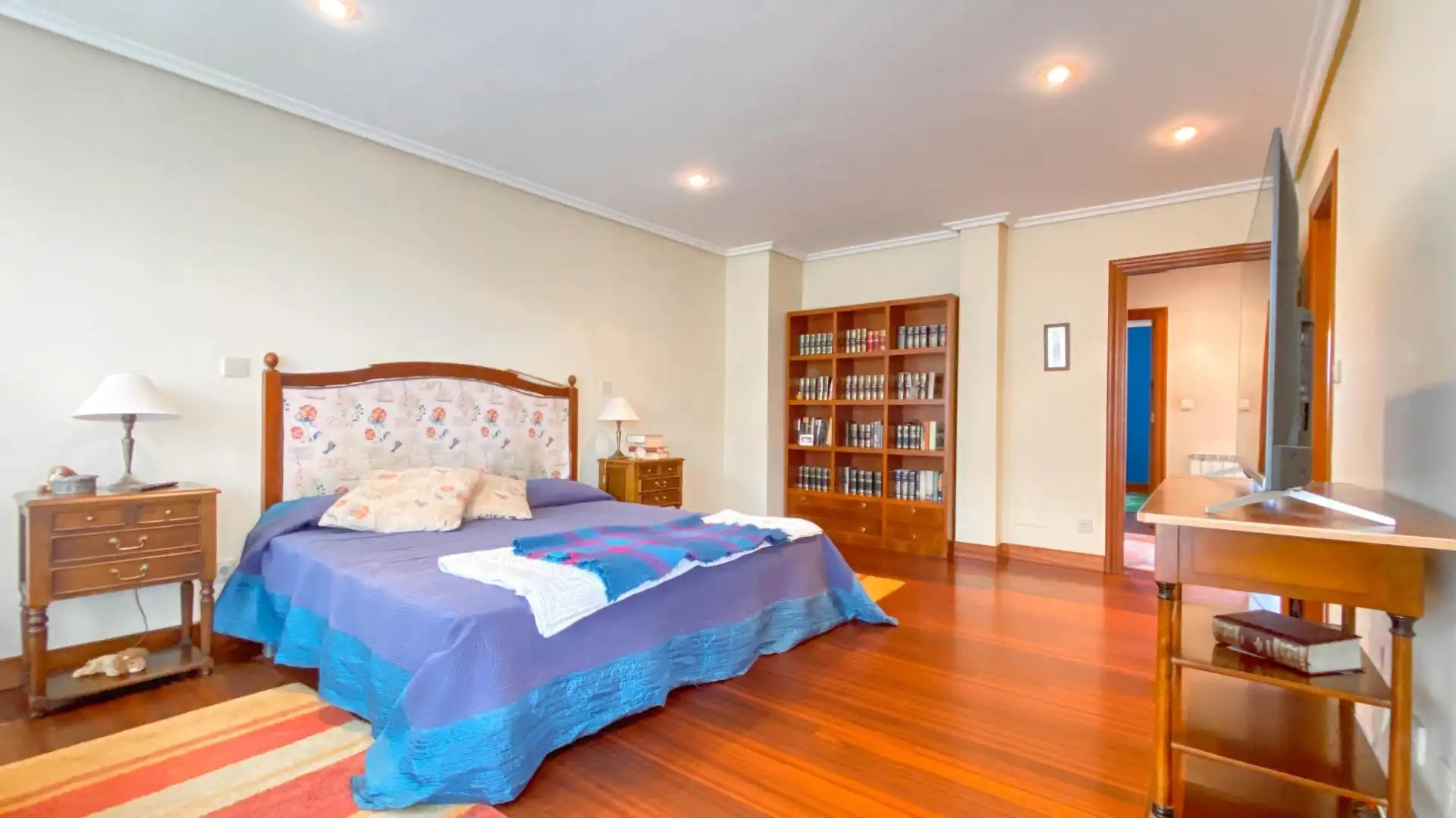 Habitación de Casa adosada en venta en Santa Cruz de Bezana con Calefacción, Jardín privado y Trastero