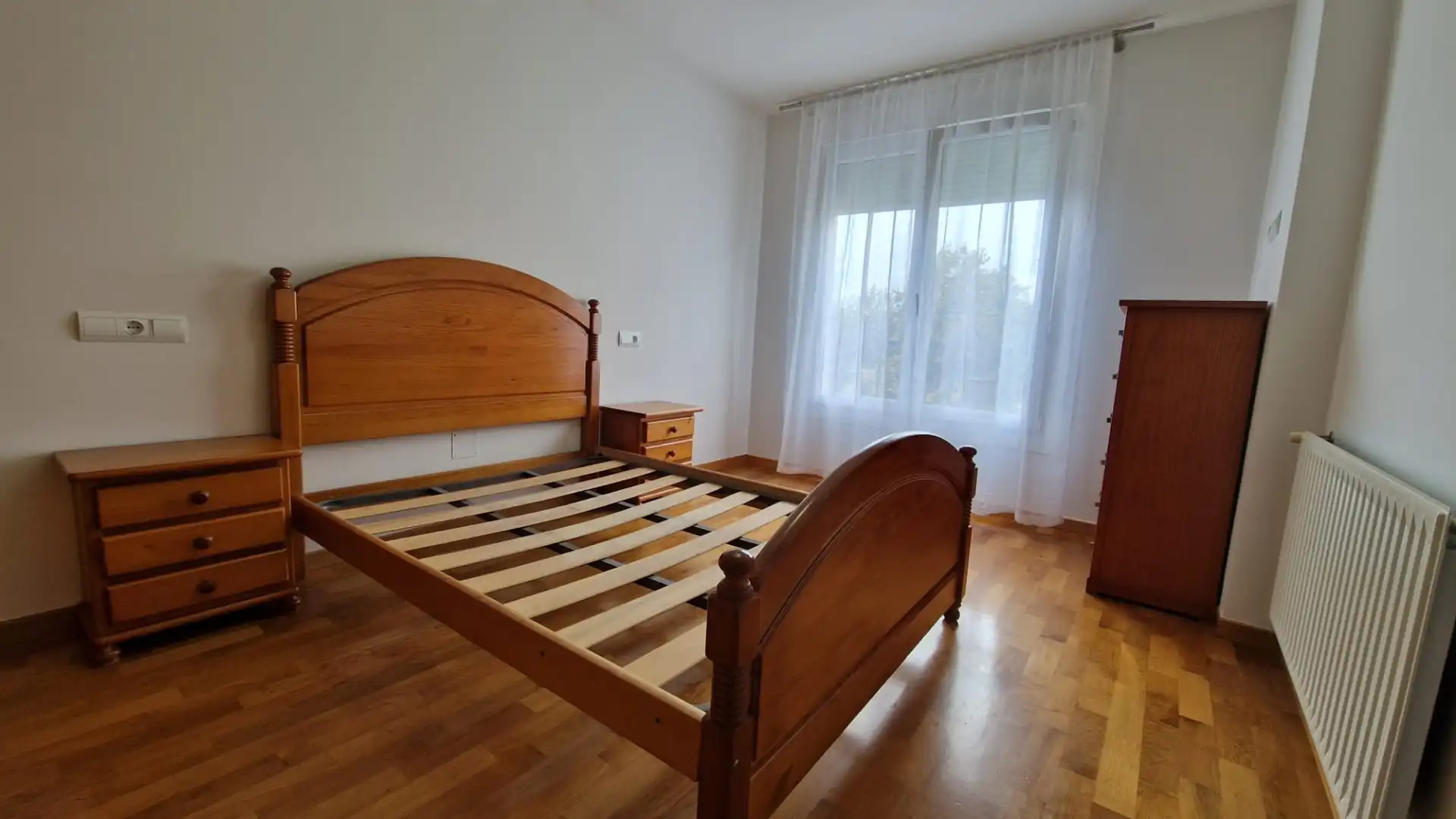 Dormitori de Apartament de lloguer en Ordes, A Coruña