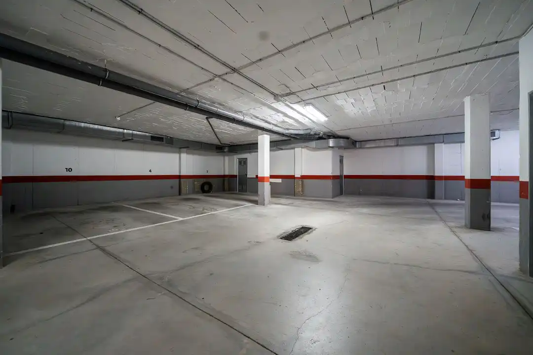 Parkplatz von Wohnung zum Verkauf in  Palma de Mallorca mit Klimaanlage, Heizung und Terrasse