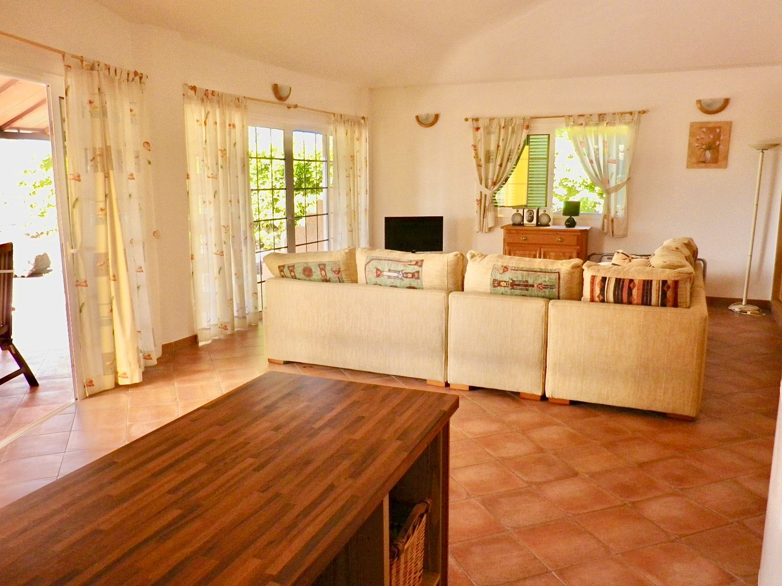 Single-family semi-detached to rent in Calle Samarin, La Caleta
