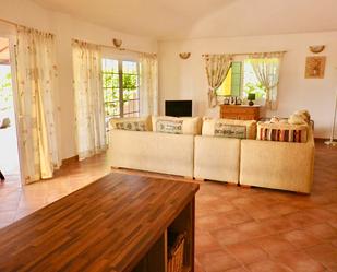 Single-family semi-detached to rent in Calle Samarin, La Caleta