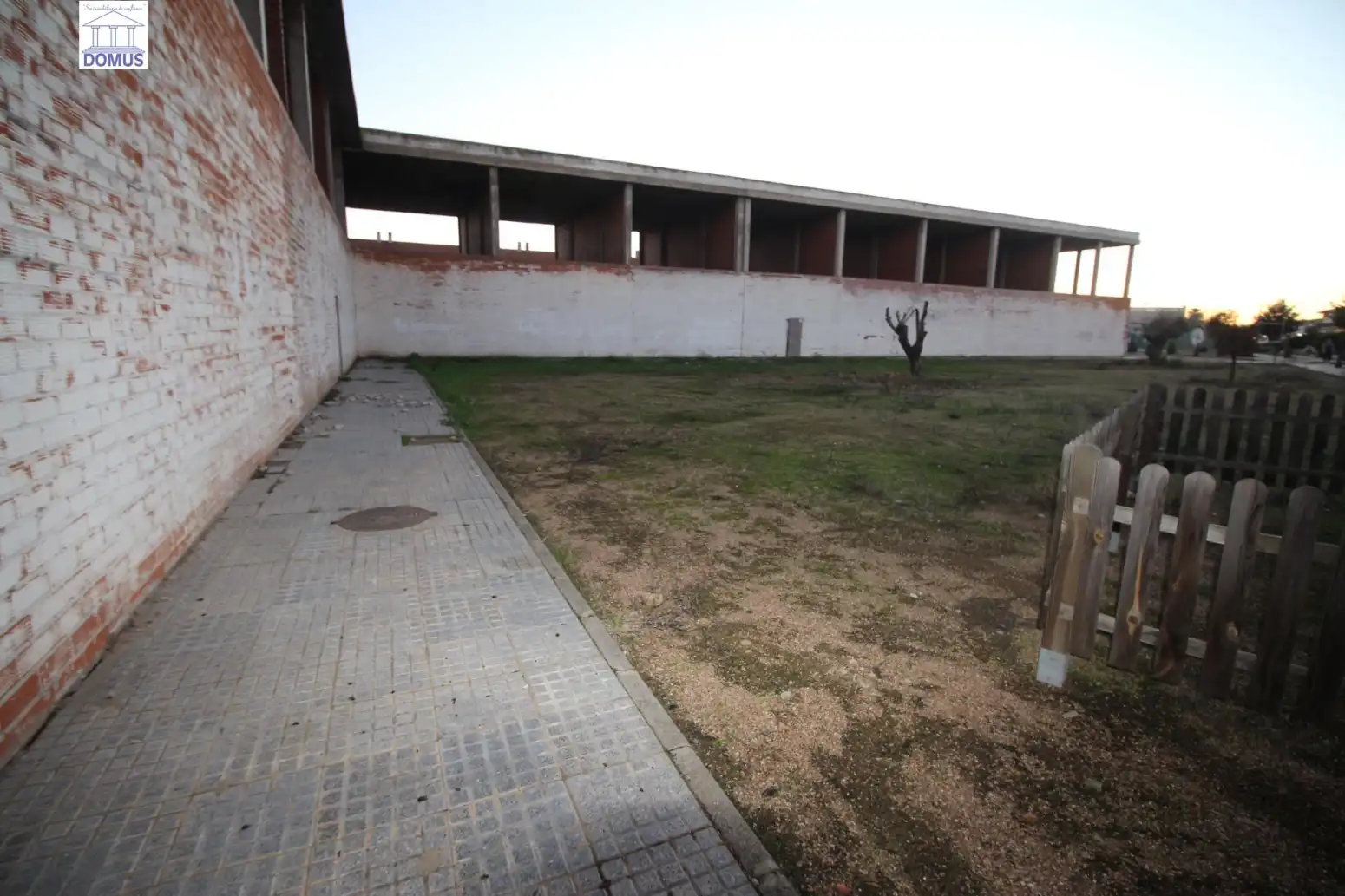 Commercial properties for sale in Valdelacalzada
