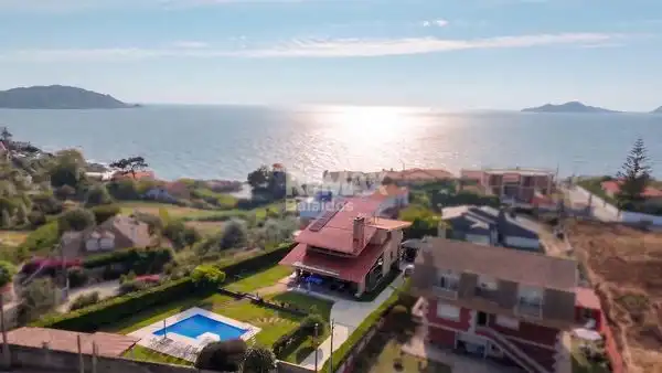 Vista exterior de Casa o chalet en venta en Vigo  con Aire acondicionado, Calefacción y Jardín privado