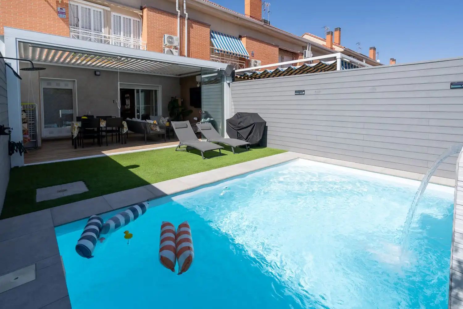 Swimming pool of Detached homes for sale in Laguna Park