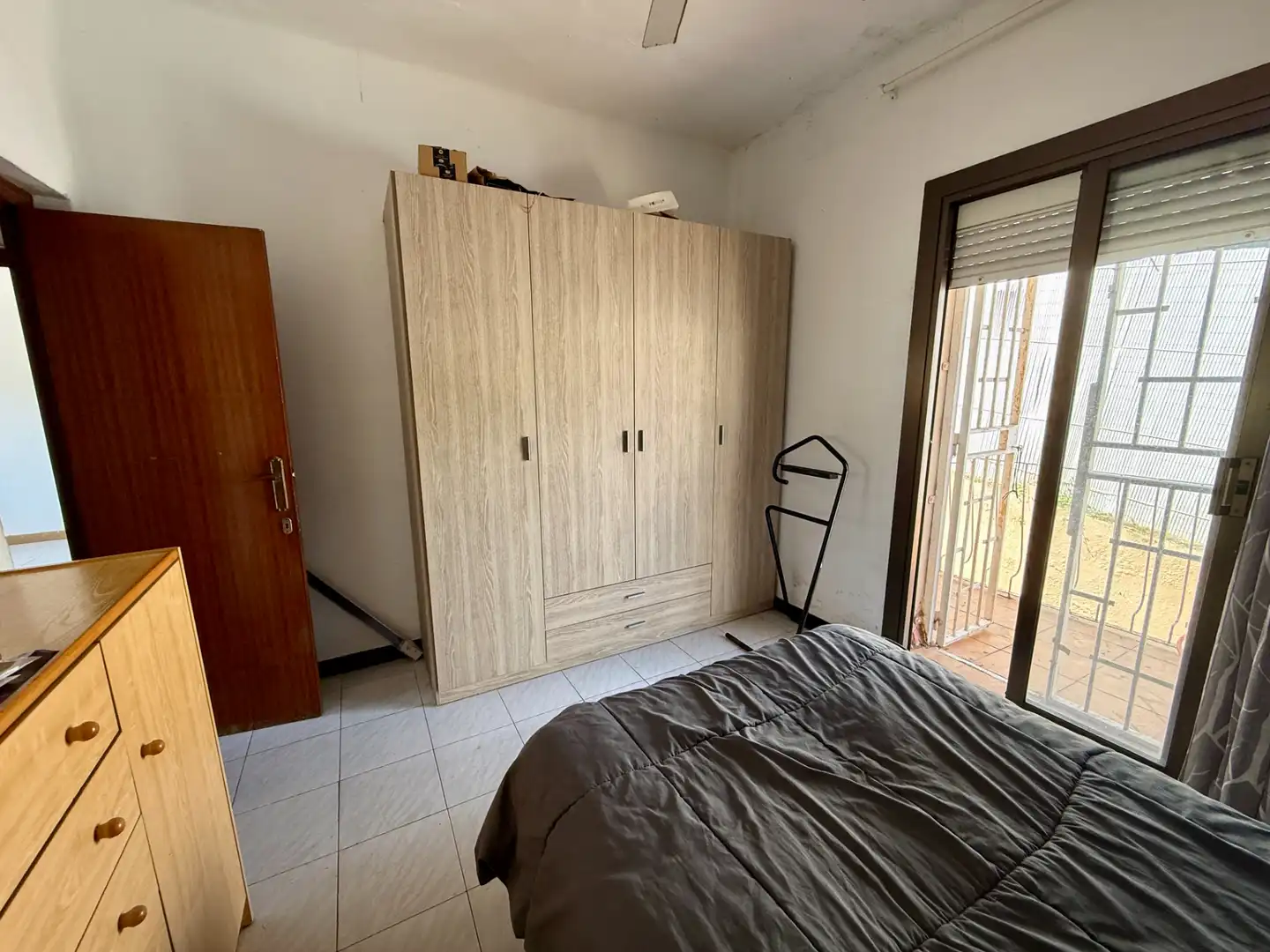 Habitación de Casa adosada en venta en Barcelona con Calefacción, Terraza y Balcón