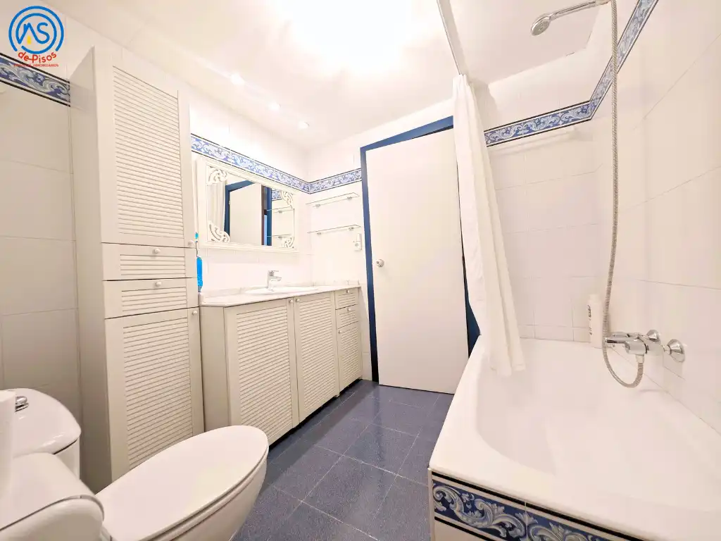 Baño de Piso en venta en Zaragoza con Calefacción, Parquet y Horno