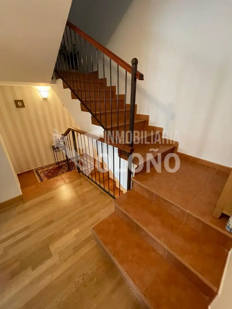Casa o chalet en venta en Anguciana con Calefacción, Jardín privado y Parquet