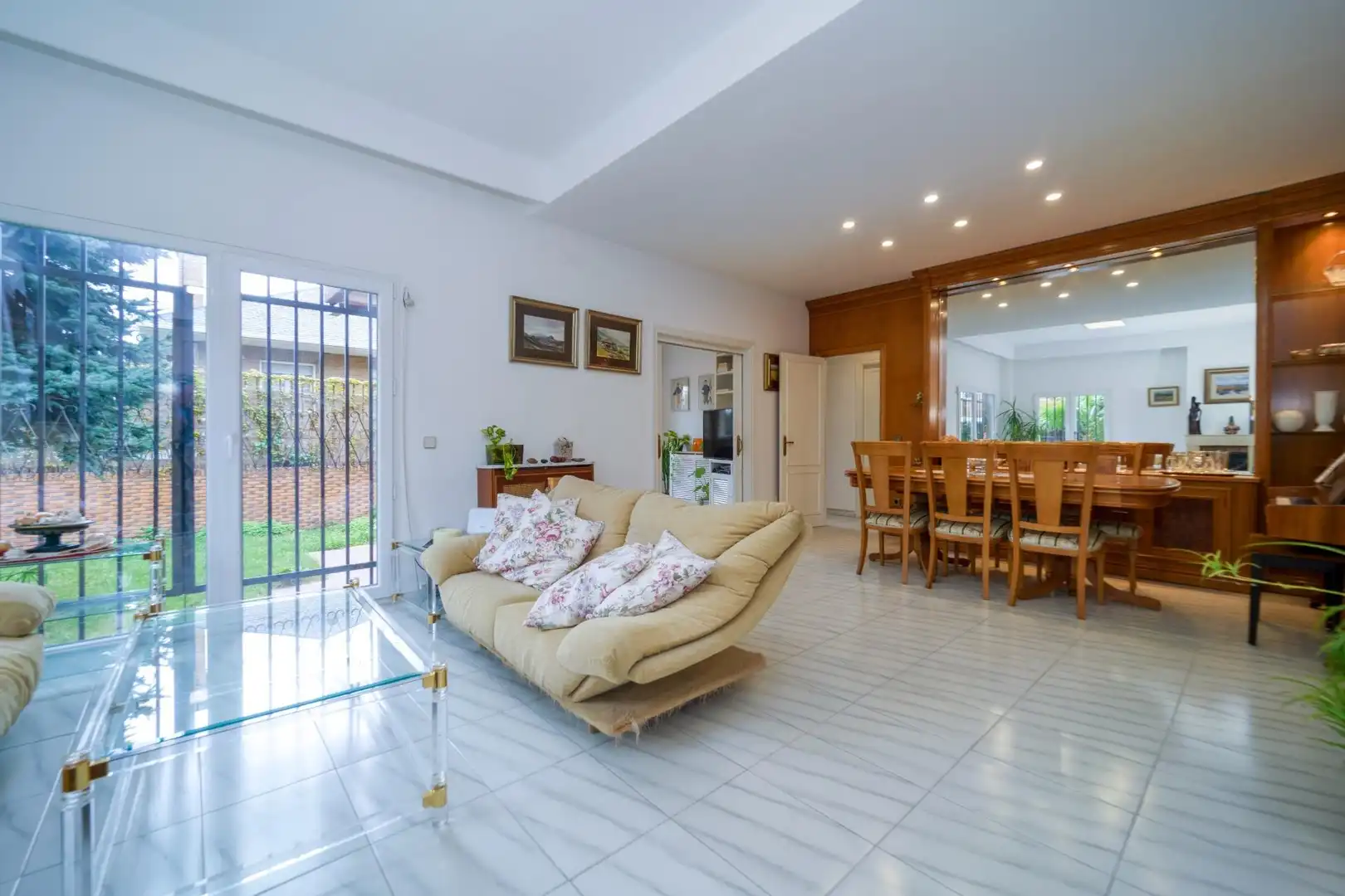 Sala de estar de Casa adosada en venta en Madrid con Calefacción y Jardín privado