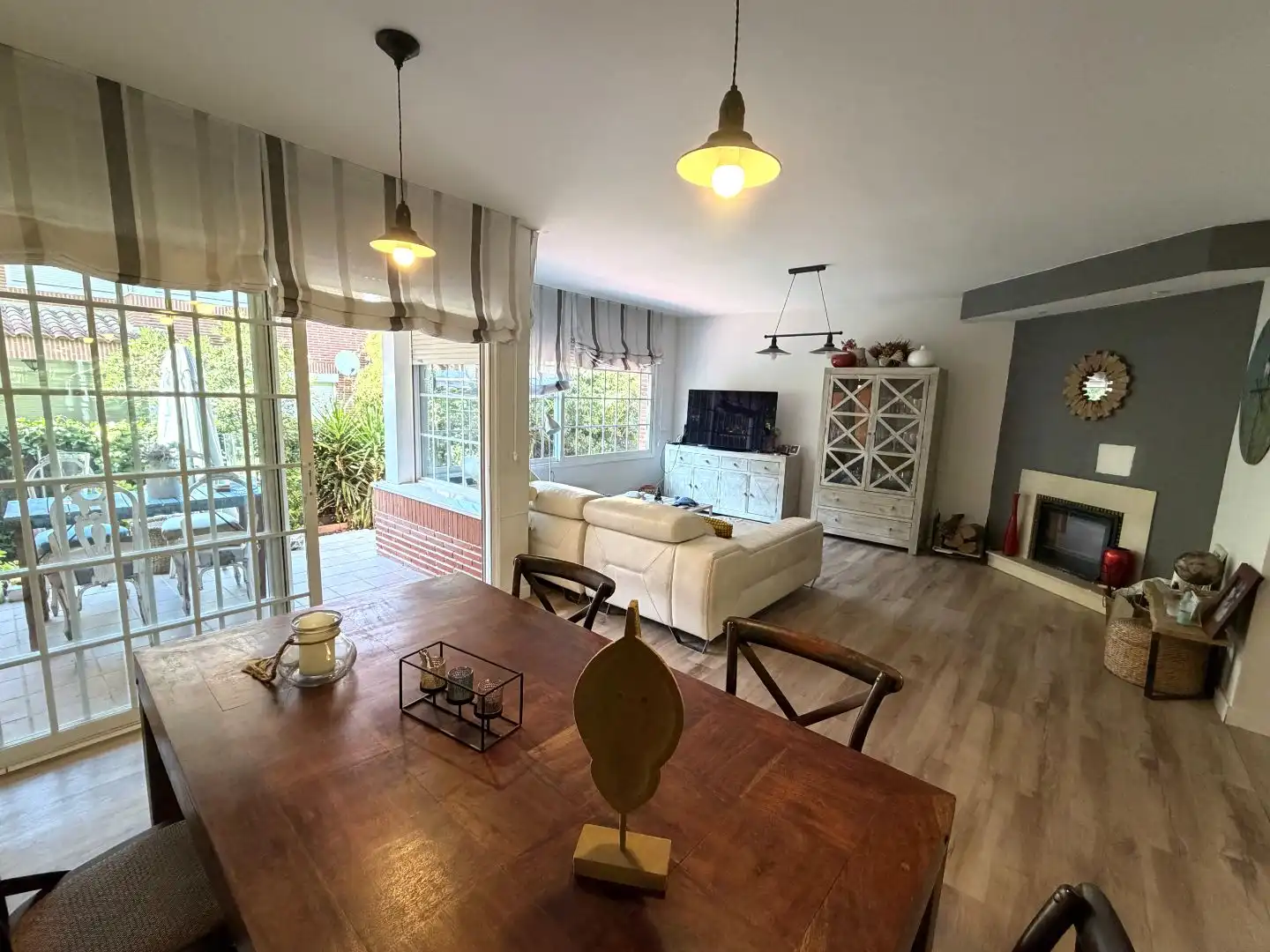 Sala d'estar de Casa o xalet en venda en Villaviciosa de Odón amb Aire condicionat i Terrassa