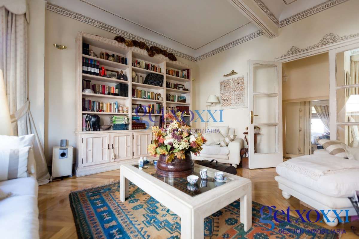 Sala d'estar de Pis en venda en Getxo  amb Calefacció, Terrassa i Traster