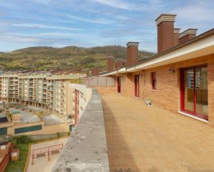 Vista exterior de Pis en venda en Oviedo  amb Calefacció, Parquet i Terrassa