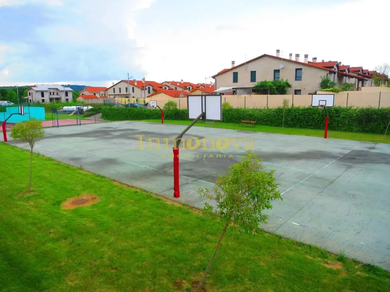 Casa adosada en venda en A Merca   amb Calefacció, Jardí privat i Terrassa