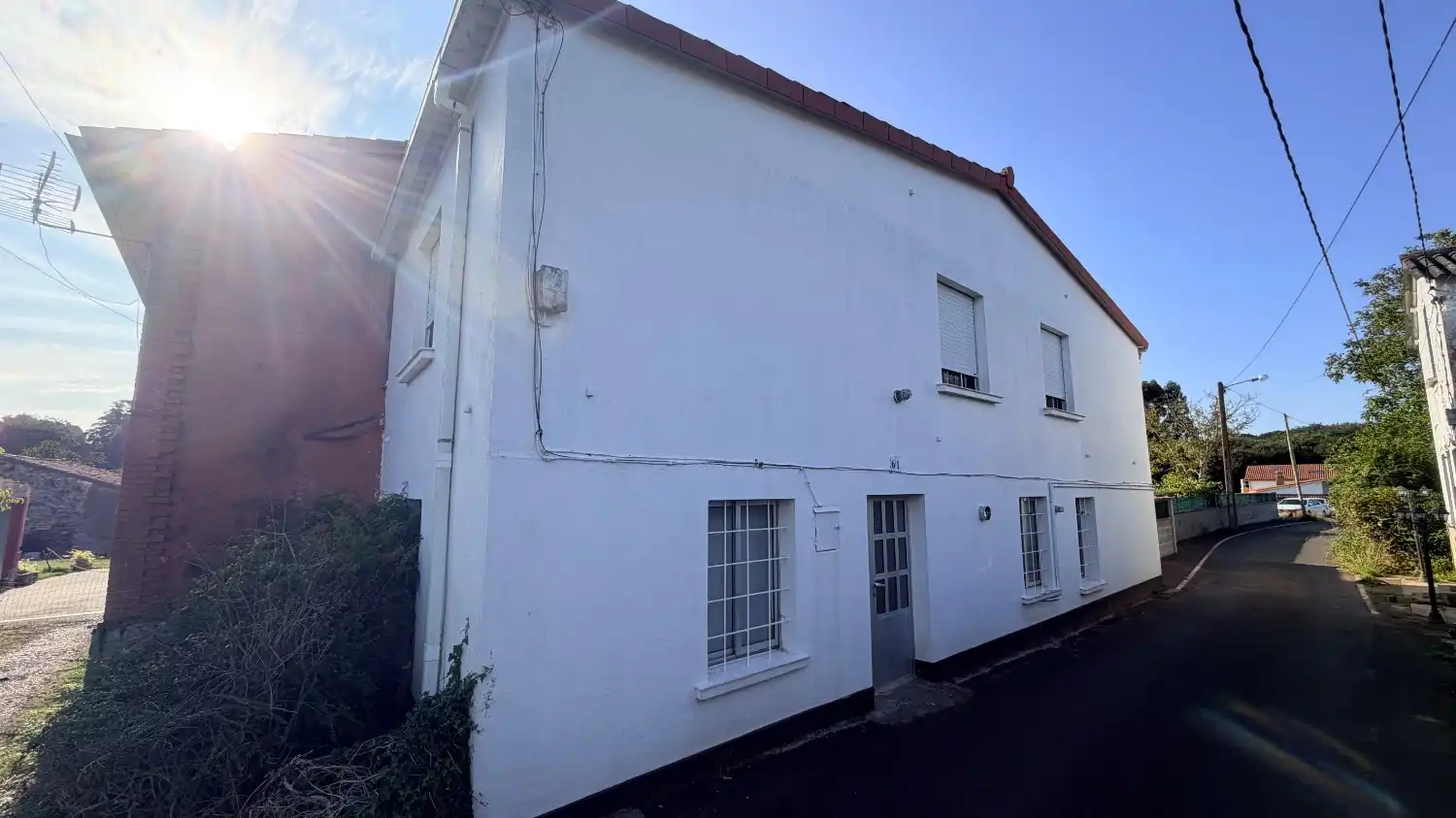 Vista exterior de Casa adosada en venda en Mugardos amb Traster