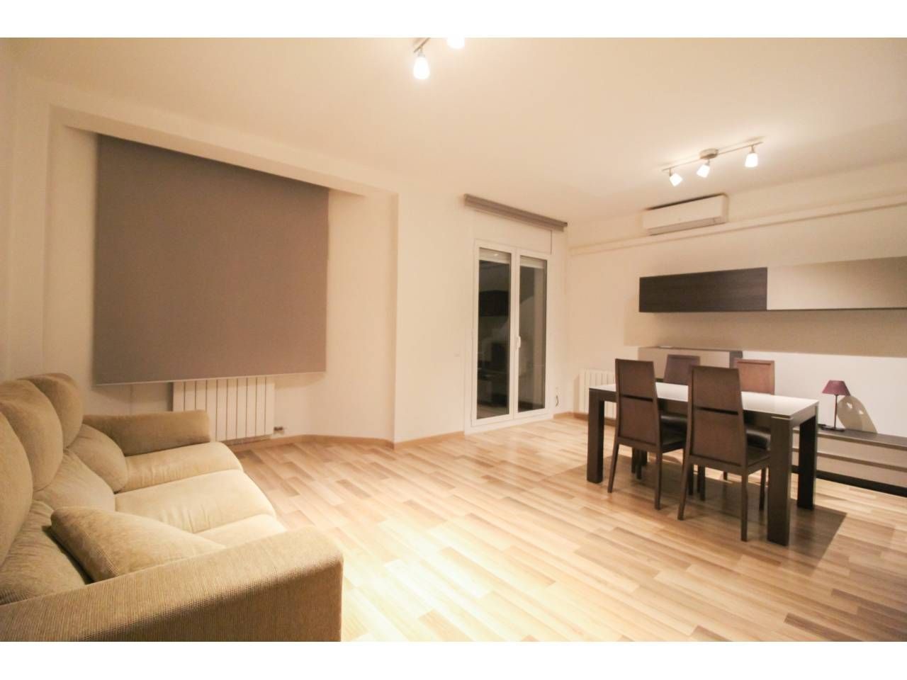 Sala d'estar de Pis de lloguer en  Barcelona Capital amb Aire condicionat, Calefacció i Parquet