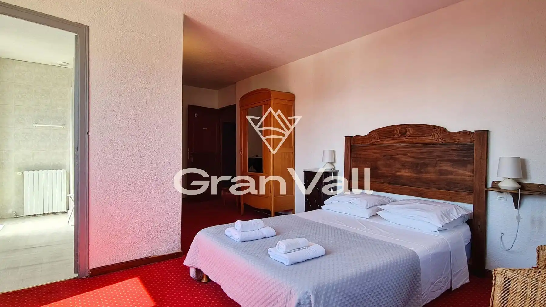 Habitación de Edificio en venta en Latour - de - Carol