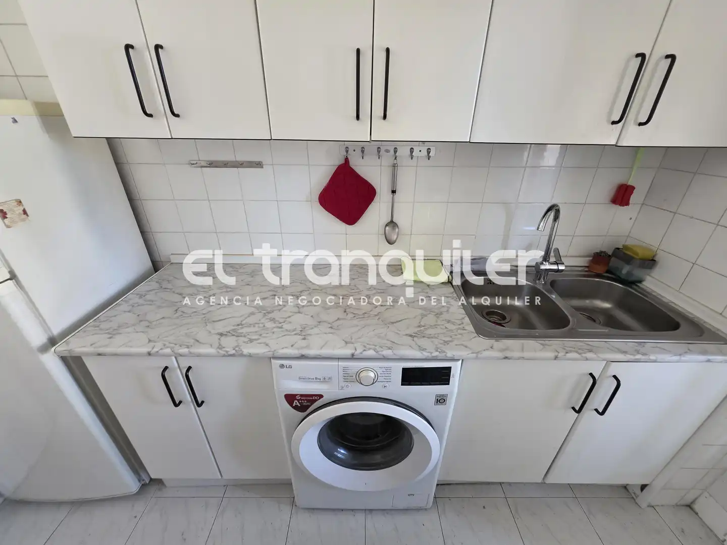 Kitchen of Flat for rent in Madrid  with Air Conditioner, Parquet flooring and Terrace