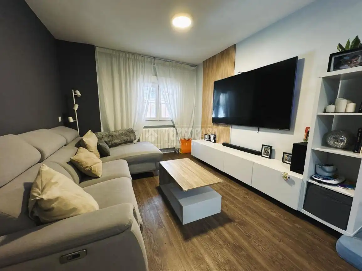 Living room of Flat for sale in Madrid  with Air Conditioner and Heating