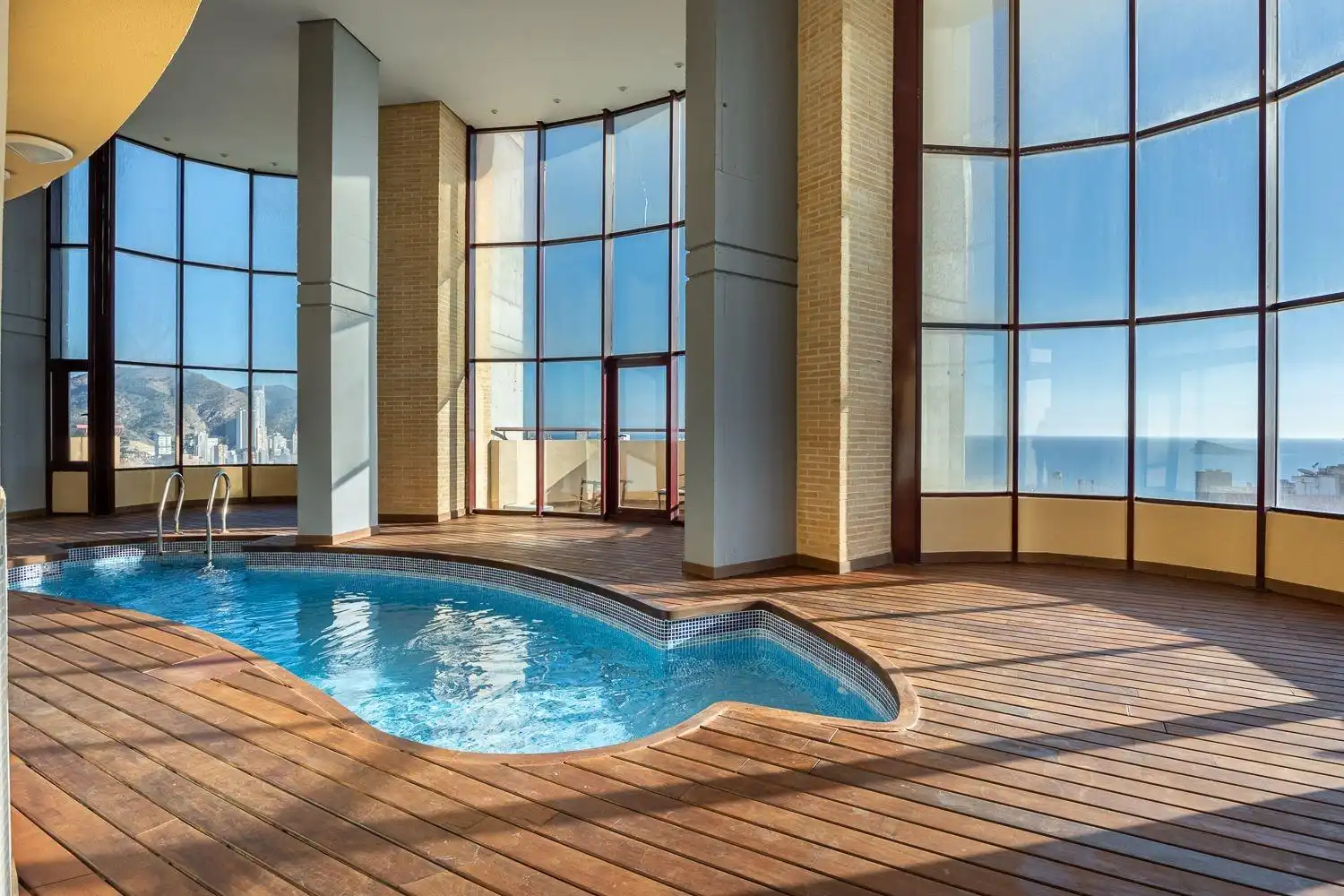 Piscina de Àtic en venda en Benidorm amb Aire condicionat, Traster i Moblat