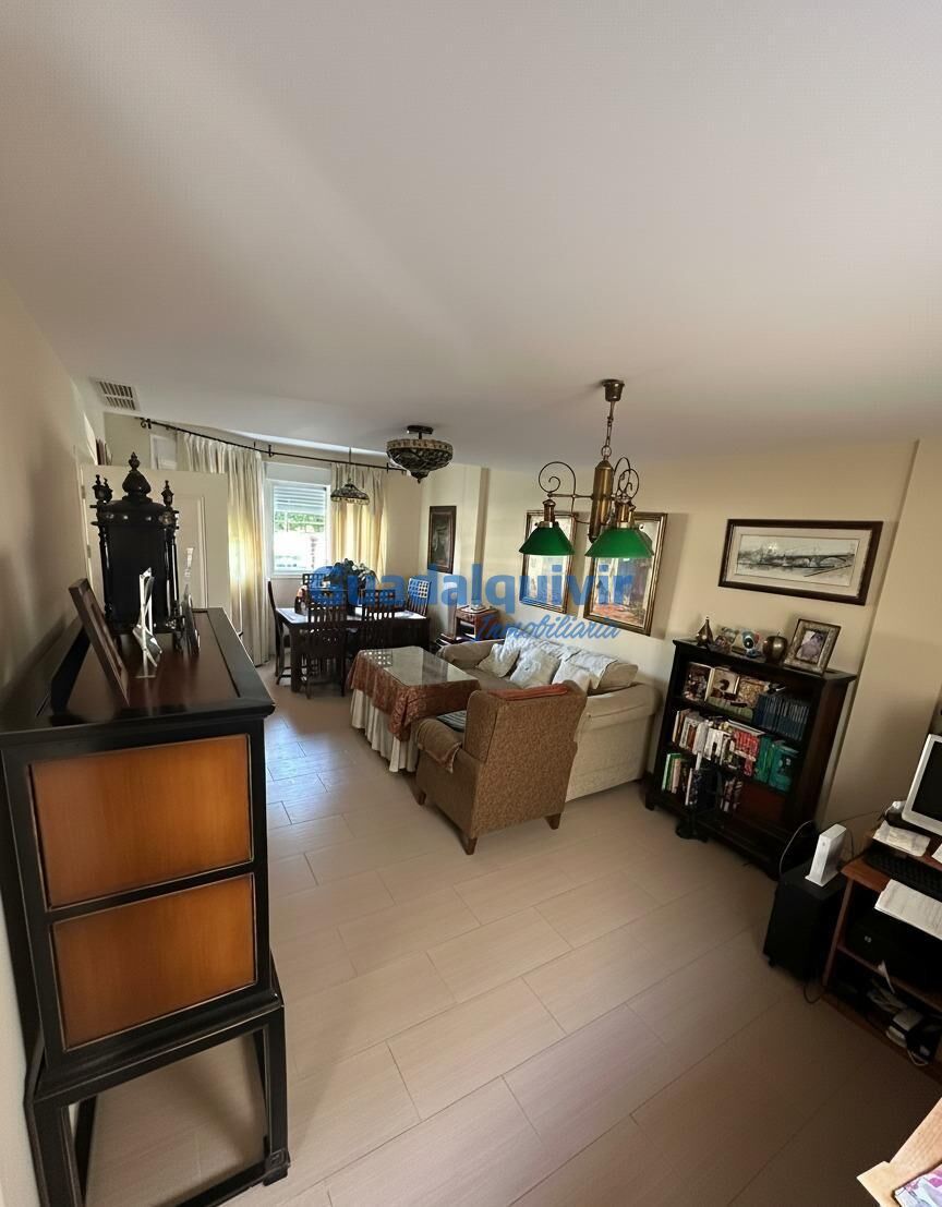 Sala d'estar de Casa adosada en venda en  Sevilla Capital amb Aire condicionat, Calefacció i Terrassa