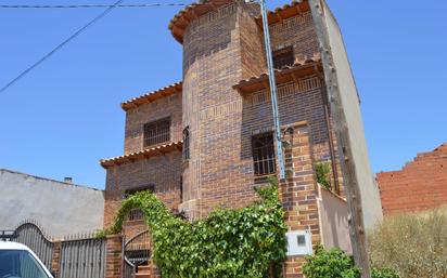 Vista exterior de Casa o xalet en venda en Fuente de Pedro Naharro amb Calefacció