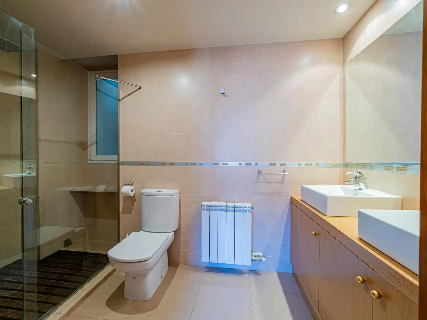Baño de Piso en venta en Vic con Calefacción