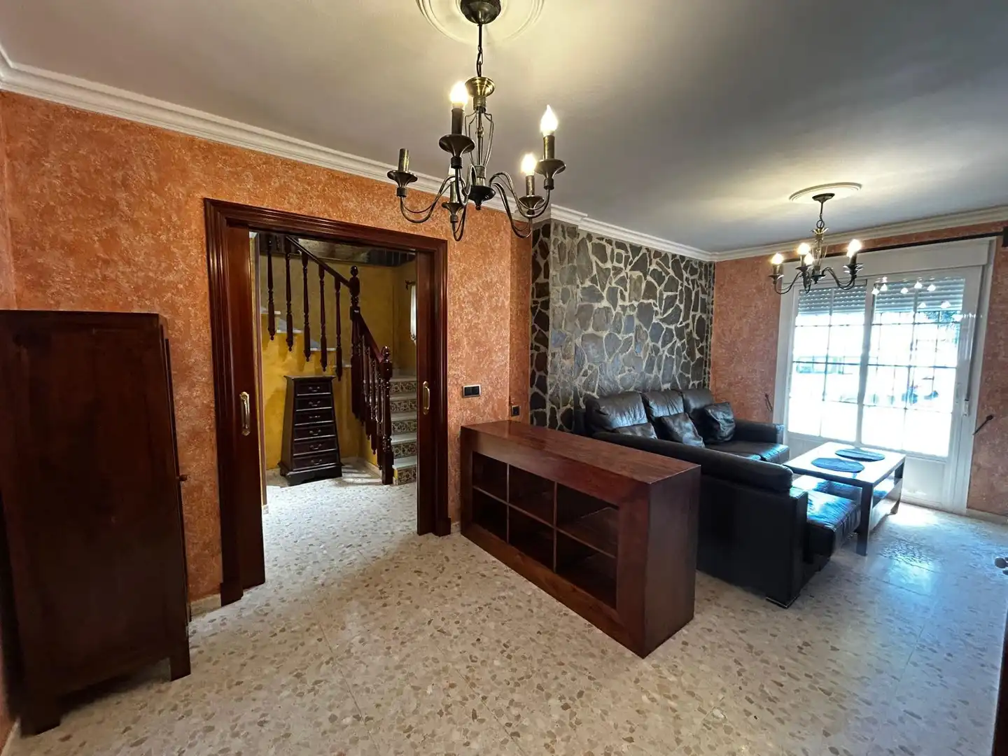 Sala d'estar de Casa adosada en venda en Chiclana de la Frontera amb Terrassa, Traster i Balcó
