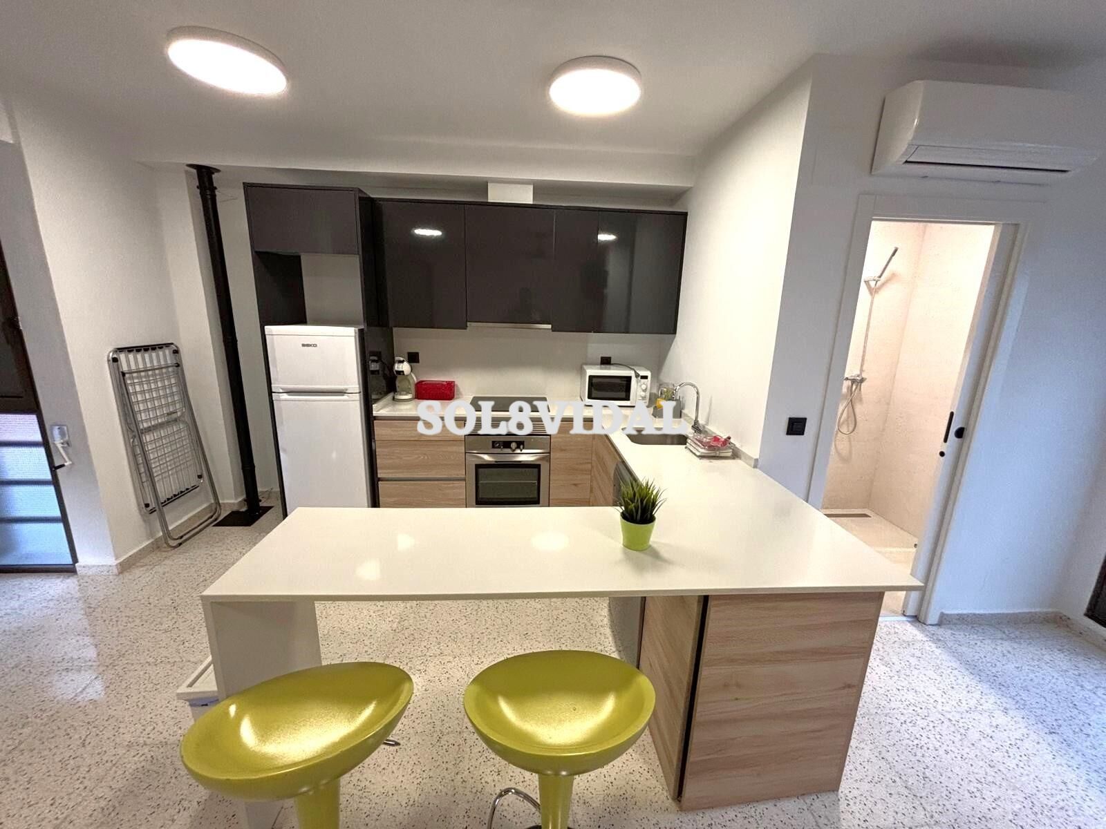 Cuina de Loft de lloguer en Orihuela amb Jardí privat i Terrassa