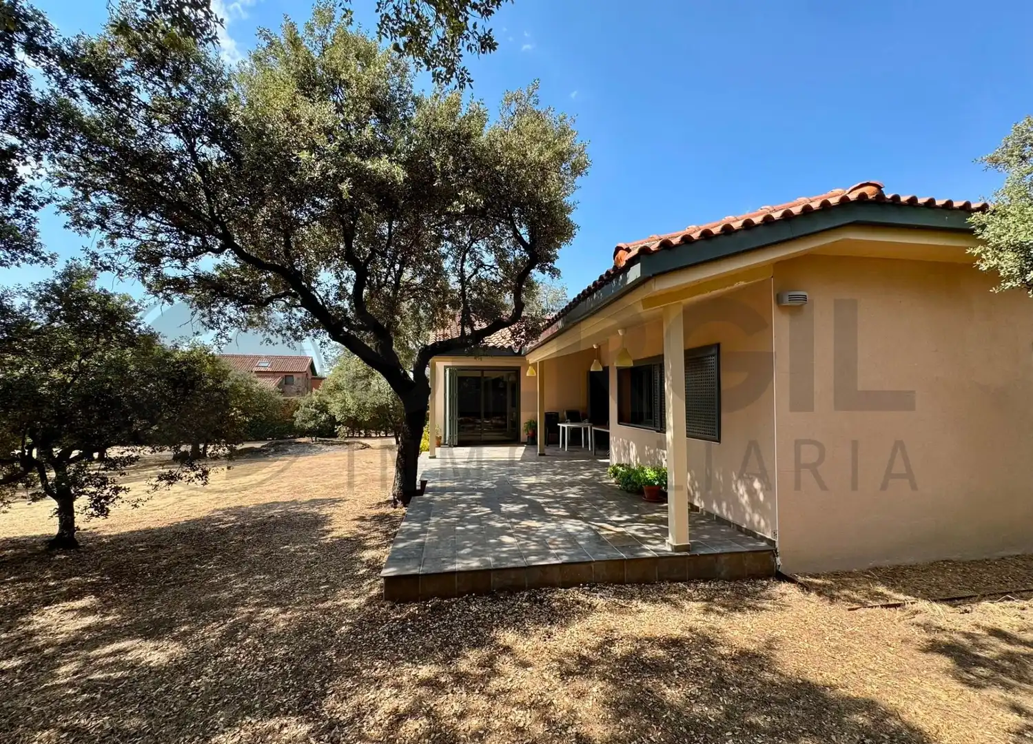 Vista exterior de Casa o xalet en venda en Navas de Riofrío amb Calefacció, Jardí privat i Traster