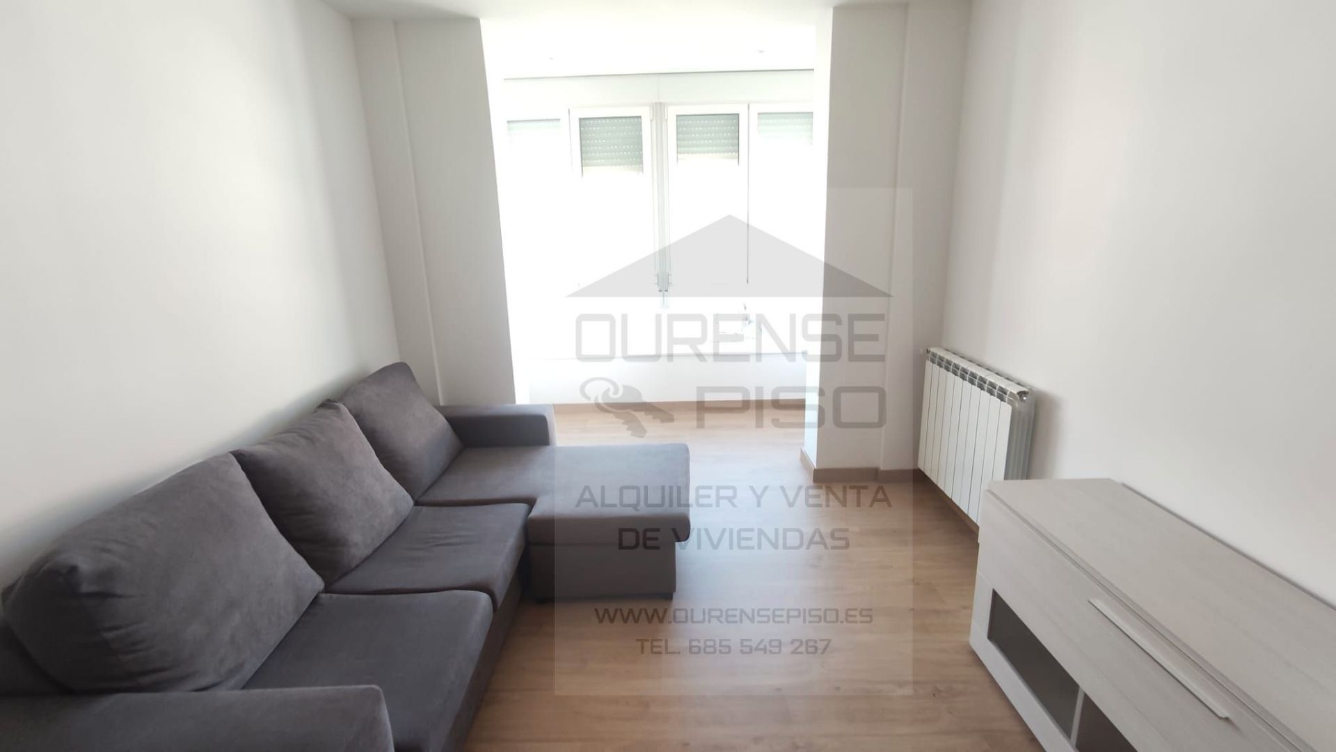 Sala d'estar de Pis de lloguer en Ourense Capital  amb Calefacció, Moblat i Forn