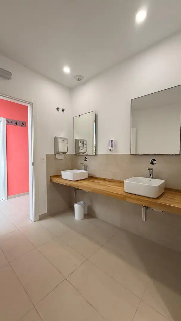 Badezimmer von Dachboden zum Verkauf in Benalmádena mit Klimaanlage, Terrasse und Abstellraum