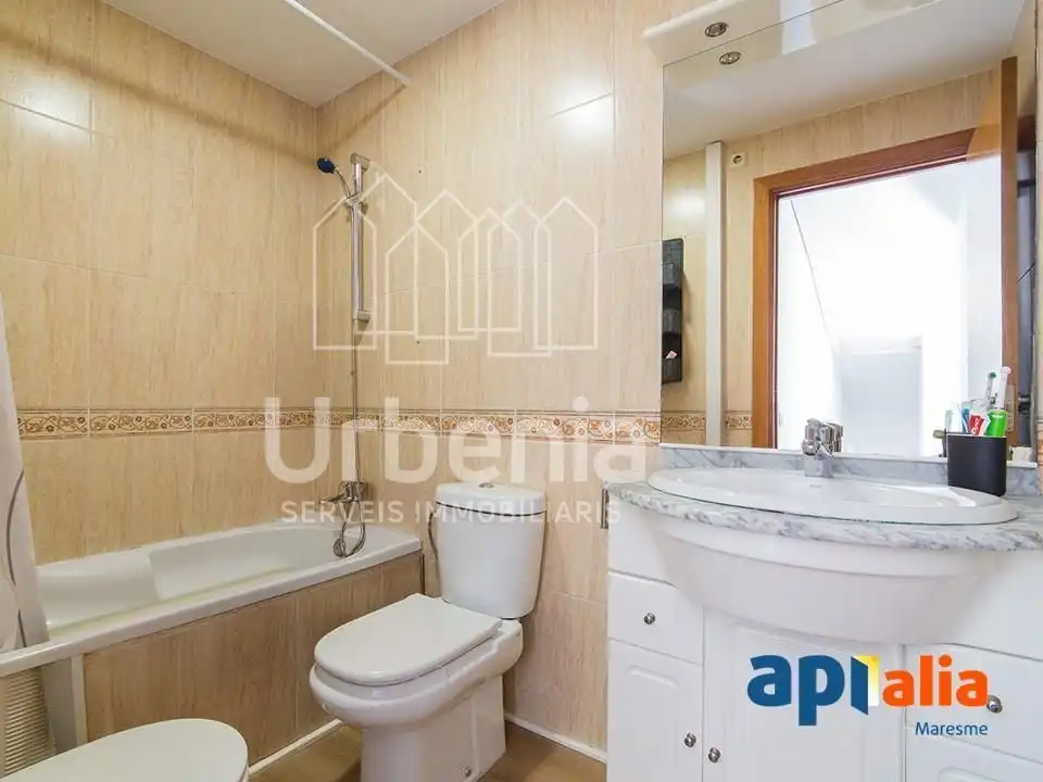 Baño de Piso en venta en Pineda de Mar con Calefacción y Terraza