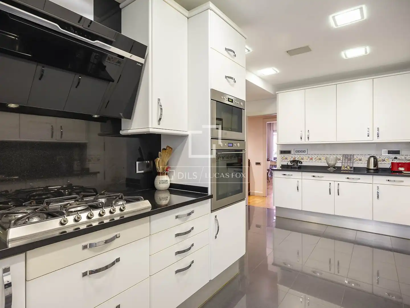 Küche von Wohnung zur Miete in Barcelona mit Heizung, Privatgarten und Parkett