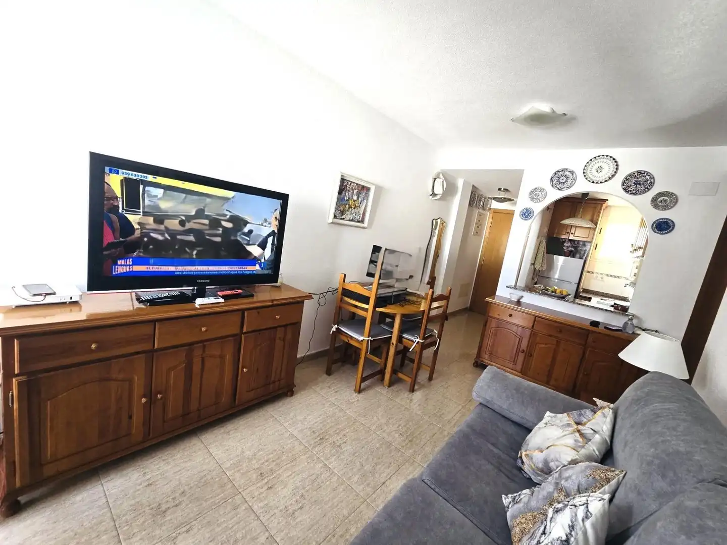 Wohnzimmer von Wohnung zum Verkauf in Torrevieja mit Klimaanlage, Heizung und Privatgarten