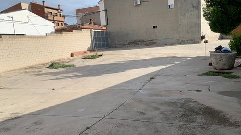 Chalet independiente con gran parcela, amplia nave, piscina y opción de segregación con gran posibilidad de construir varias vivie